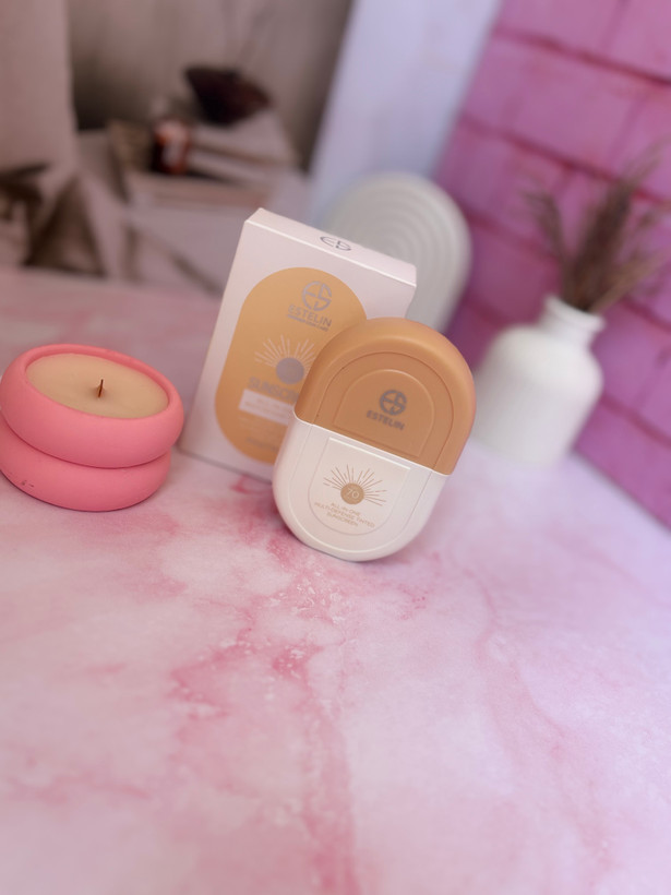 کرم ضدآفتاب رنگی استلین اورجینال حجم 50 گرم spf70 ضد لک و تنظیم کننده چربی پوست بافت سبک و بدون کاور